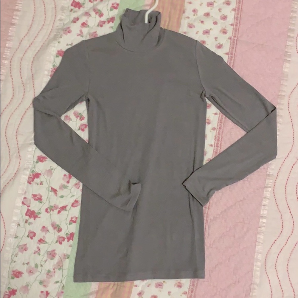 Aritzia Wilfred long sleeve T